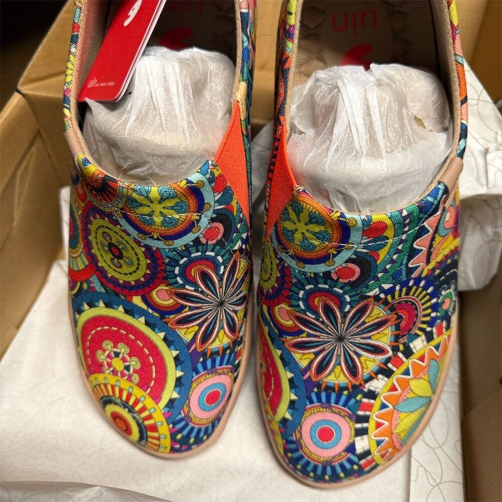 UIN Women's Floral Art Canvas Loafers Size 8.5 Multicolor Casual Shoes